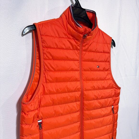 Tommy Hilfiger Men’s Small Lightweight Thermal Insulation Packable Puffer Vest - Picture 3 of 12